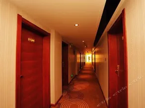 Riyuexin Business Hotel - Image 2
