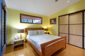 Five Bimba (Tractor House) - Image 4