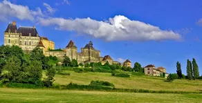Le Prieuré Du Château De Biron - Image 2