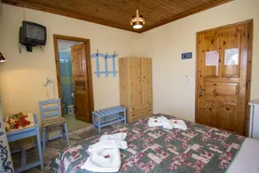 Acropol Guesthouses - Image 4