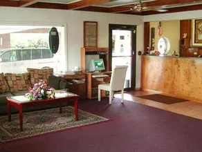 Town House Motel Tupelo - Image 2