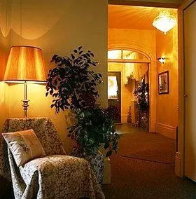 Sommerville Court Motel Bed And Breakfast - Image 3