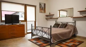 Modern Apartment Near City Center - Image 3