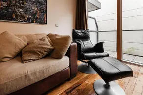 Hanover Wharf Apartment - Image 3