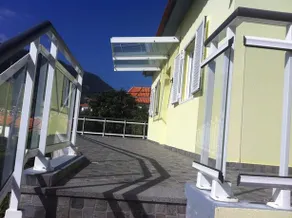 House on the Beach - Image 2