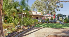 Cottage 20 - 3 Bedroom - Lake Hume Resort - Image 2