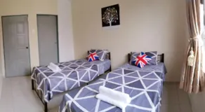 Ria Semi-D Homestay - Image 4