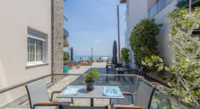 Seabird Studios & Apartments - Image 2
