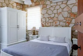 Isabella Zakynthos - Image 5