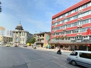 Xinhua Hotel - Image 4