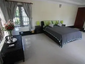 Villa D' Artagnan Hotel & Restaurant - Image 2