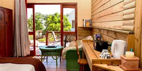 Capelands Wine Farm & Guesthouse - Image 5