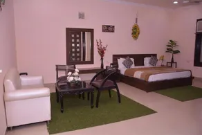 Midtown Hotel And Banquets - Image 4