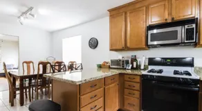 Central OC Homestay - Image 2