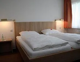 VIERJAHRESZEITEN LANDHAUS - Image 3
