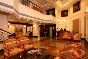 Holiday Hotel - Image 2