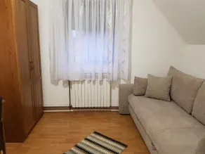 House Jure - Image 5