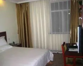 Greentree Inn Jiangsu Wuxi Xishan Youyi Business Hotel - Image 4