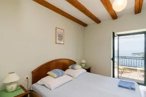 Holiday Home Bender - Image 5