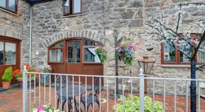 2 Dolwen Farm Shop - Image 3