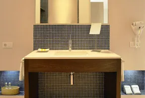 Deruben Cafe - Image 5