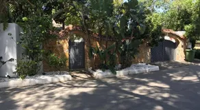 Modern 3 bed beach side private villa - Image 2