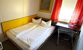 Green Nights Hotel - Image 3