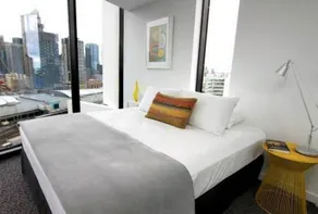 Lacrosse Docklands Tower - Image 4