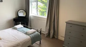 Low Cost, 4 Bed with Parking & Large Garden 05 - Image 4