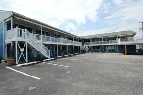 Beach Bum Motel - Image 3