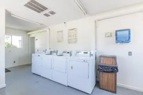 Las Vegas Camping Resort Cabin - Image 3