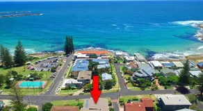 Bimbadeen Penthouse - across the road from Main Beach - Image 2