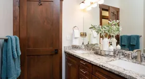 New Listing! Luxury 3BD Residence on Gray's Crossing Golf Course - Image 2