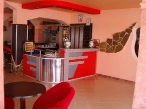 Paradise Hotel - Image 2