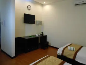 Green Suites Hotel - Image 5
