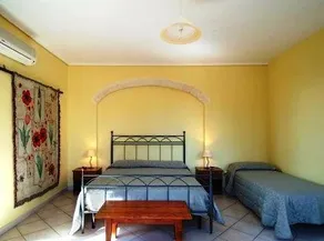 Vicere Speciale Holiday Home by Wonderful Italy - Image 5