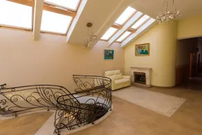 10 Rooms - Image 5