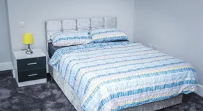 Camden Large 2 Bedroom Flat Guest House - Image 2