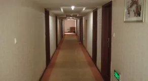 Super 8 Longyan Fa Zhan Plaza - Image 3