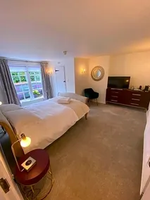 The Fleur De Lys - Image 3
