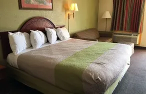 Americas Best Value Inn Forrest City - Image 5