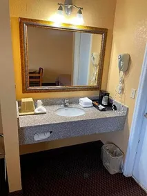 Americas Best Value Inn - Image 4