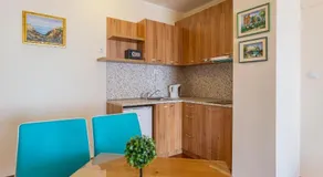 La Casa Apartments - Image 5