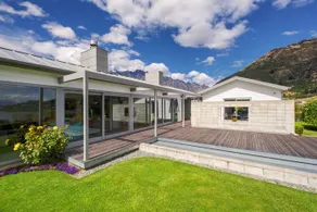 Lakehouse on Boyes - Image 1