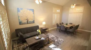 Brilliant 4 Bedroom House With Pool! - Image 5