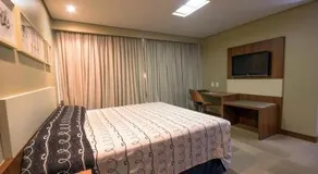 Naoum Plaza Hotel - Image 5