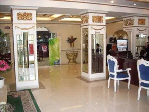 Hongri Business and Resort Hotel Badaguan Qingdao - Image 2