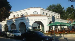 Irish Rover Hotel - Image 2