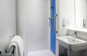 Travelodge Chester Central Bridge Street - Image 3