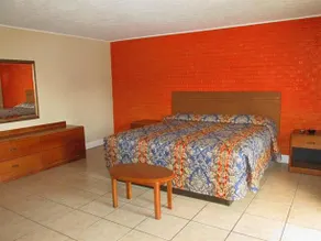 Regency Inn - Image 5